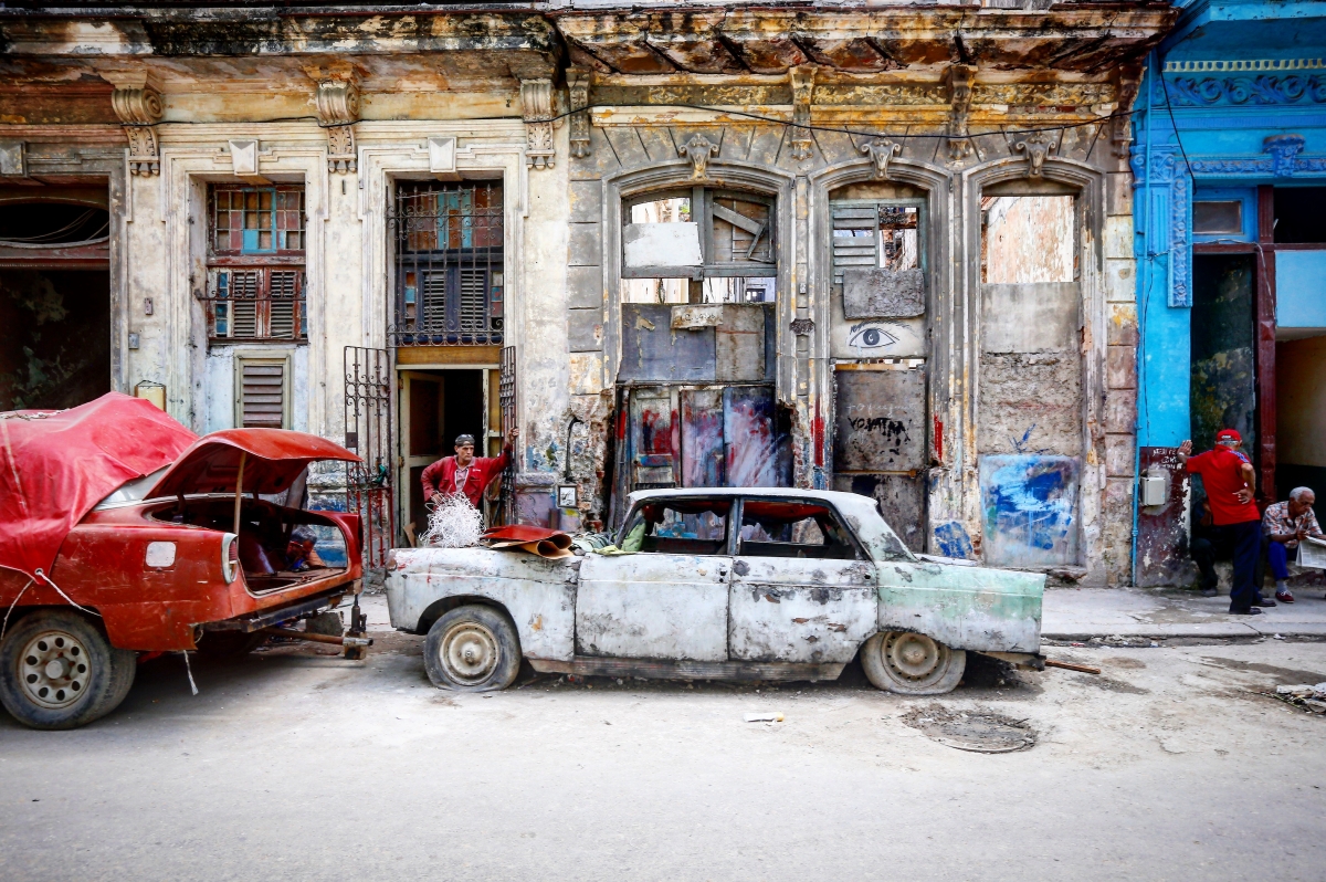 Kaleidoscope: Shifting shades of Havana.