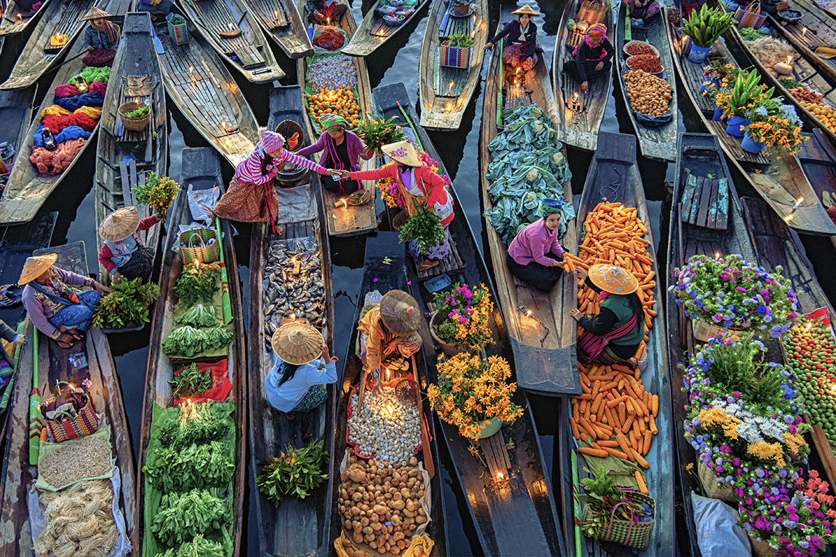 Floating market