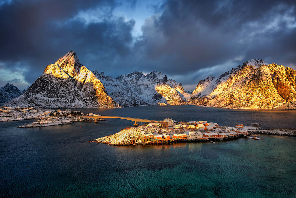 Sun at Reine