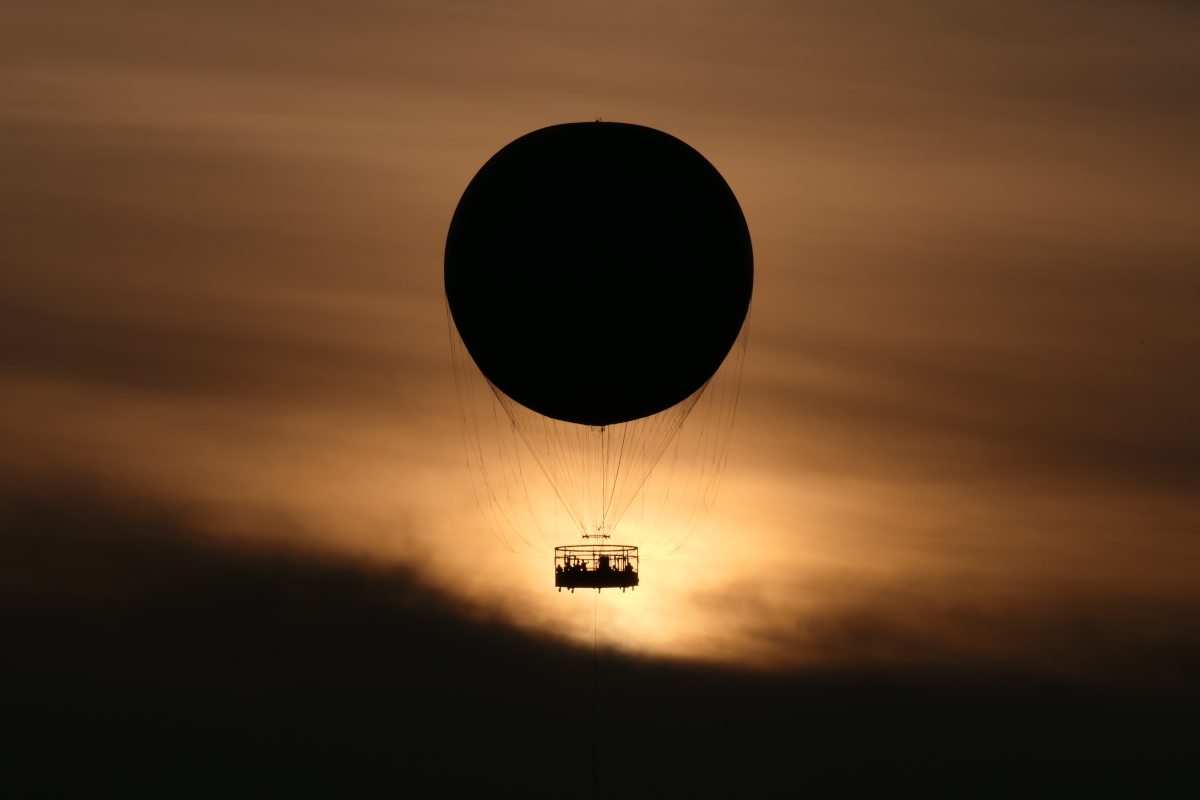 Balloon eclipse