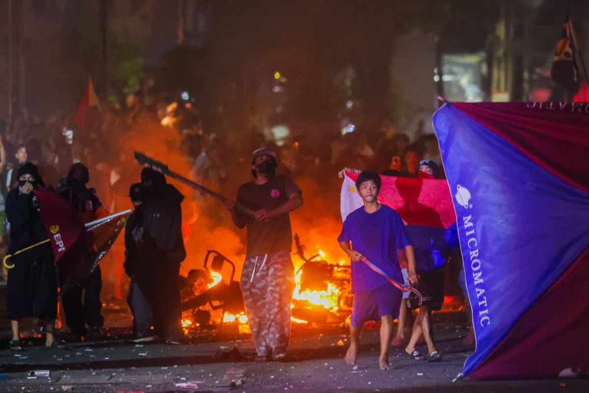 Gen-z Filipinos stage violent protest to join global One-Piece movement