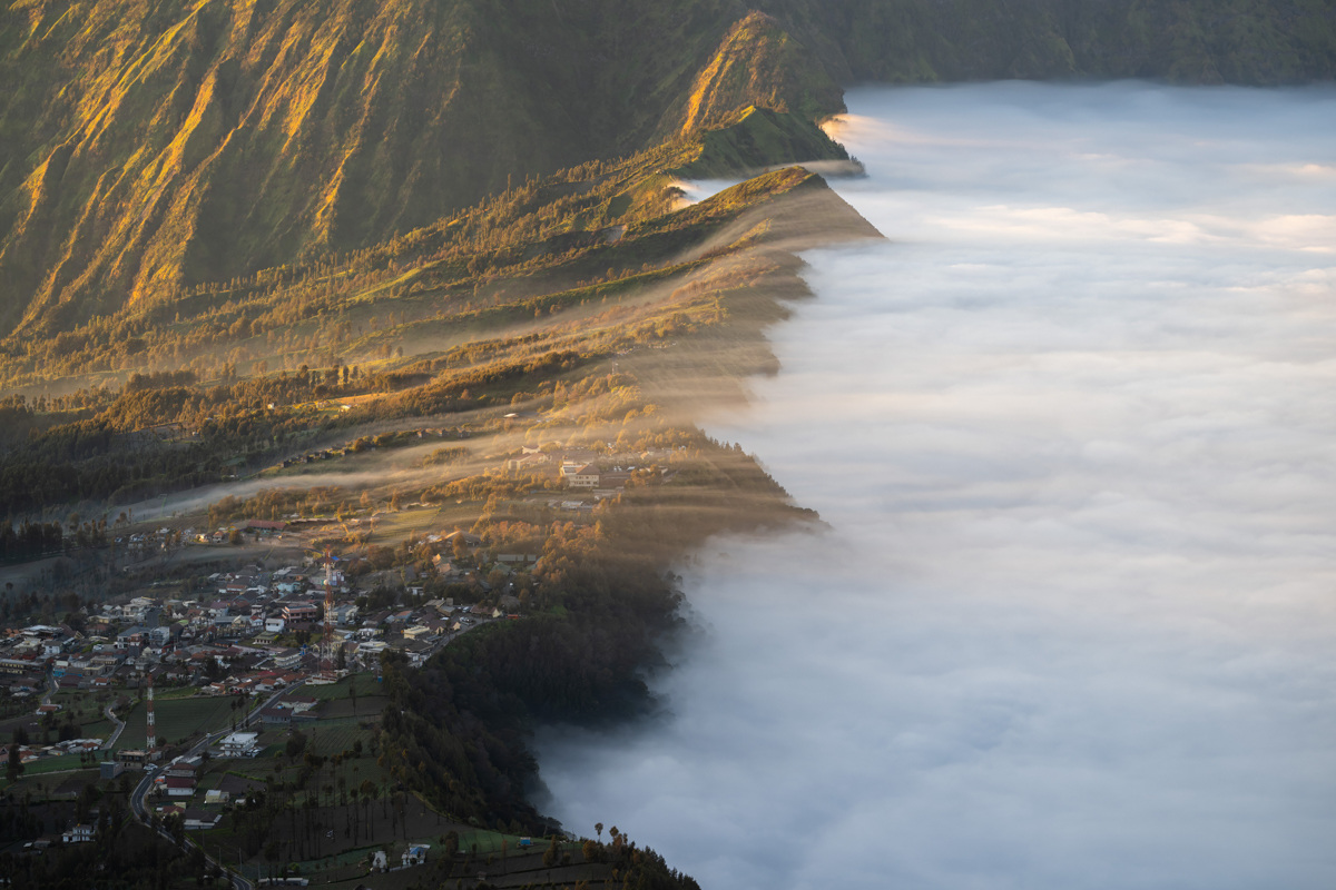 When Mount Bromo met the sea of clouds III