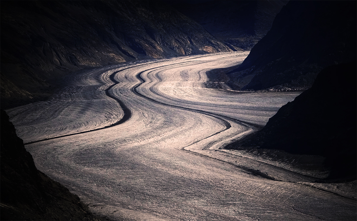 The long tongue of ice - Aletsh Glacier, Swizerland