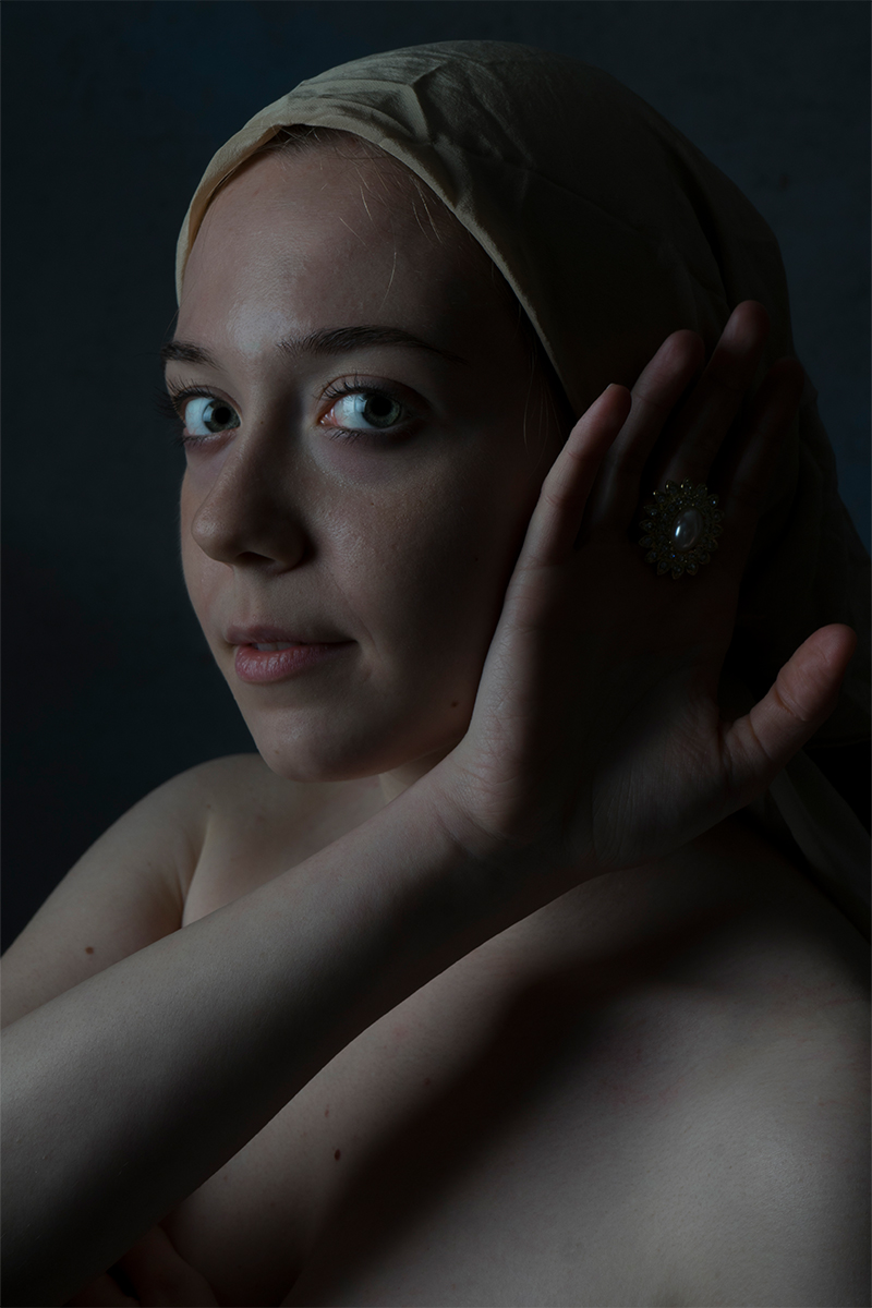 Girl with a pearl